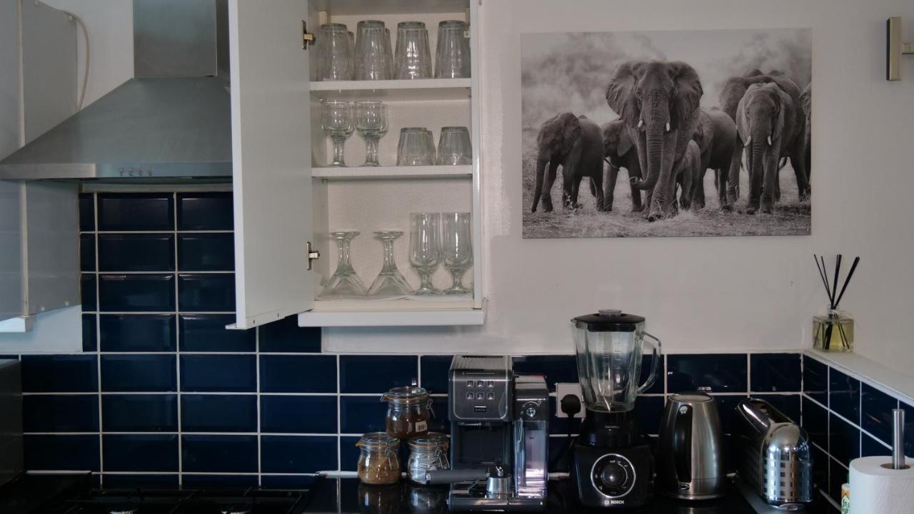Milton Keynes Luxury Short Stay House With Wifi And Free Parking Wolverton  Extérieur photo