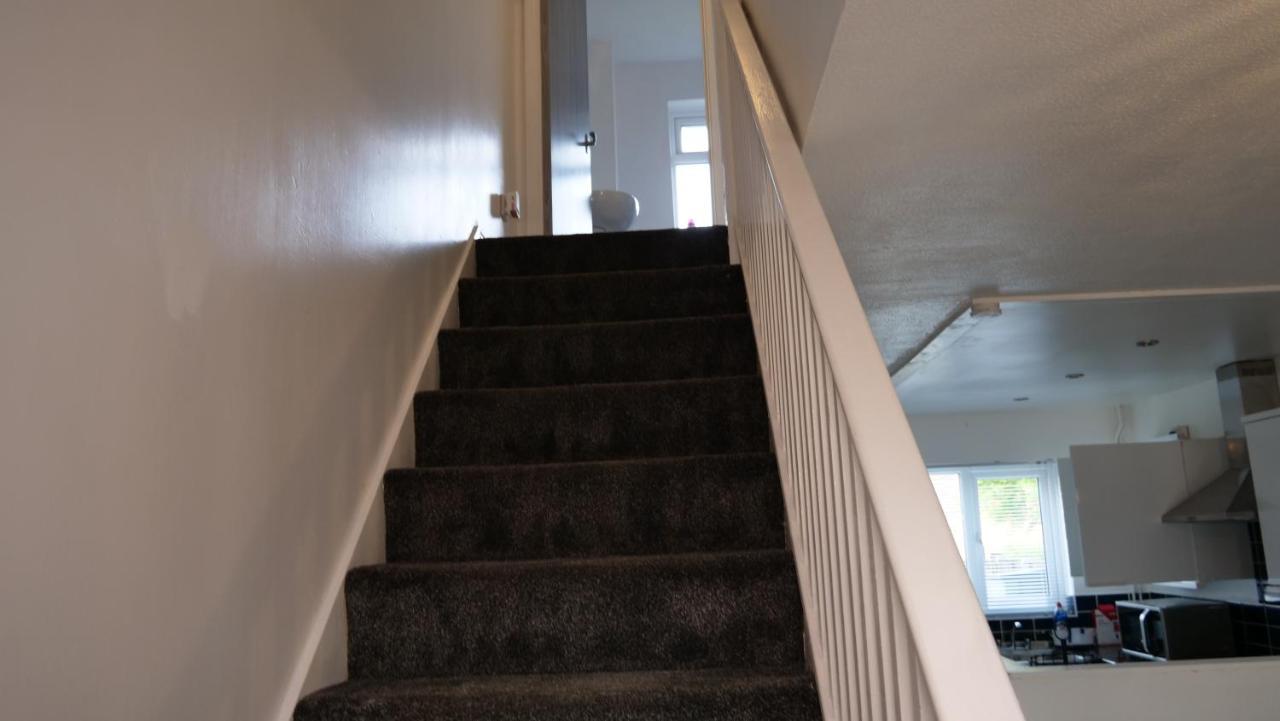 Milton Keynes Luxury Short Stay House With Wifi And Free Parking Wolverton  Extérieur photo